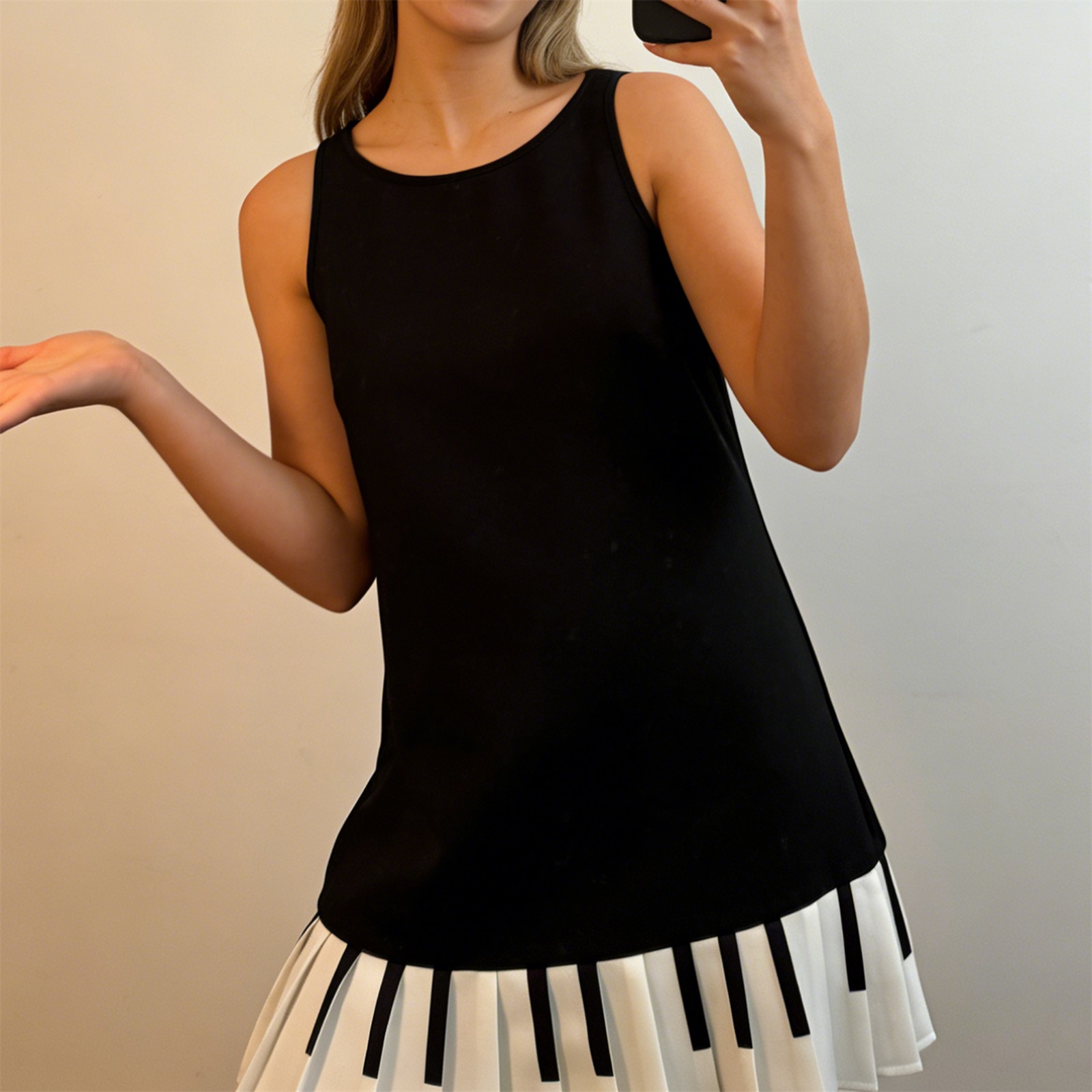 Y2K Backless Halter Mini Dress - Gaun Mini Lipit Motif Tombol Piano